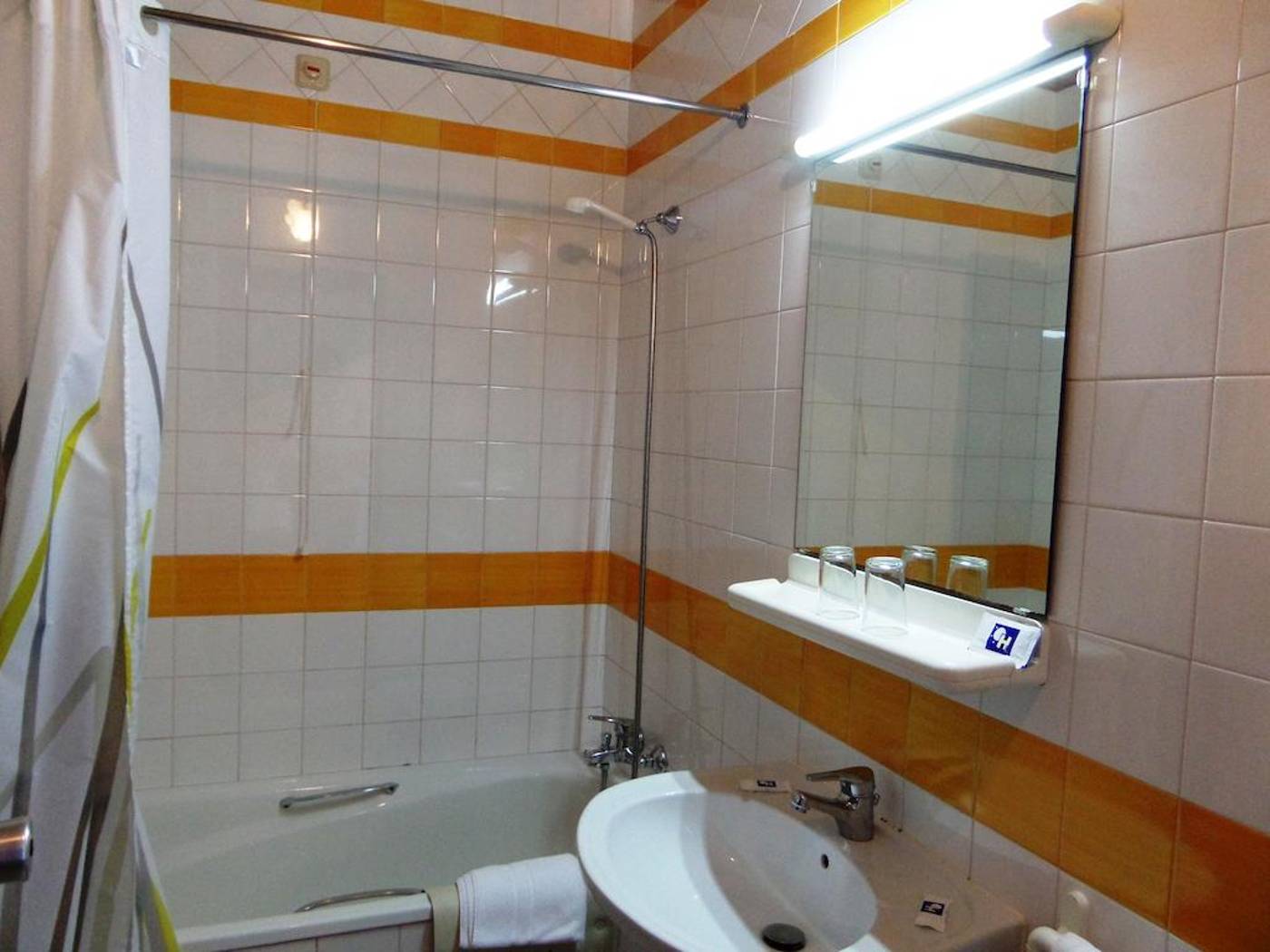 Luar-Room-9