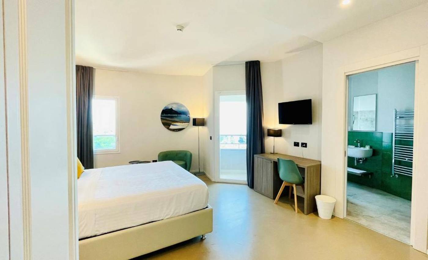 Grand-Hotel-Faraglioni-Room-6