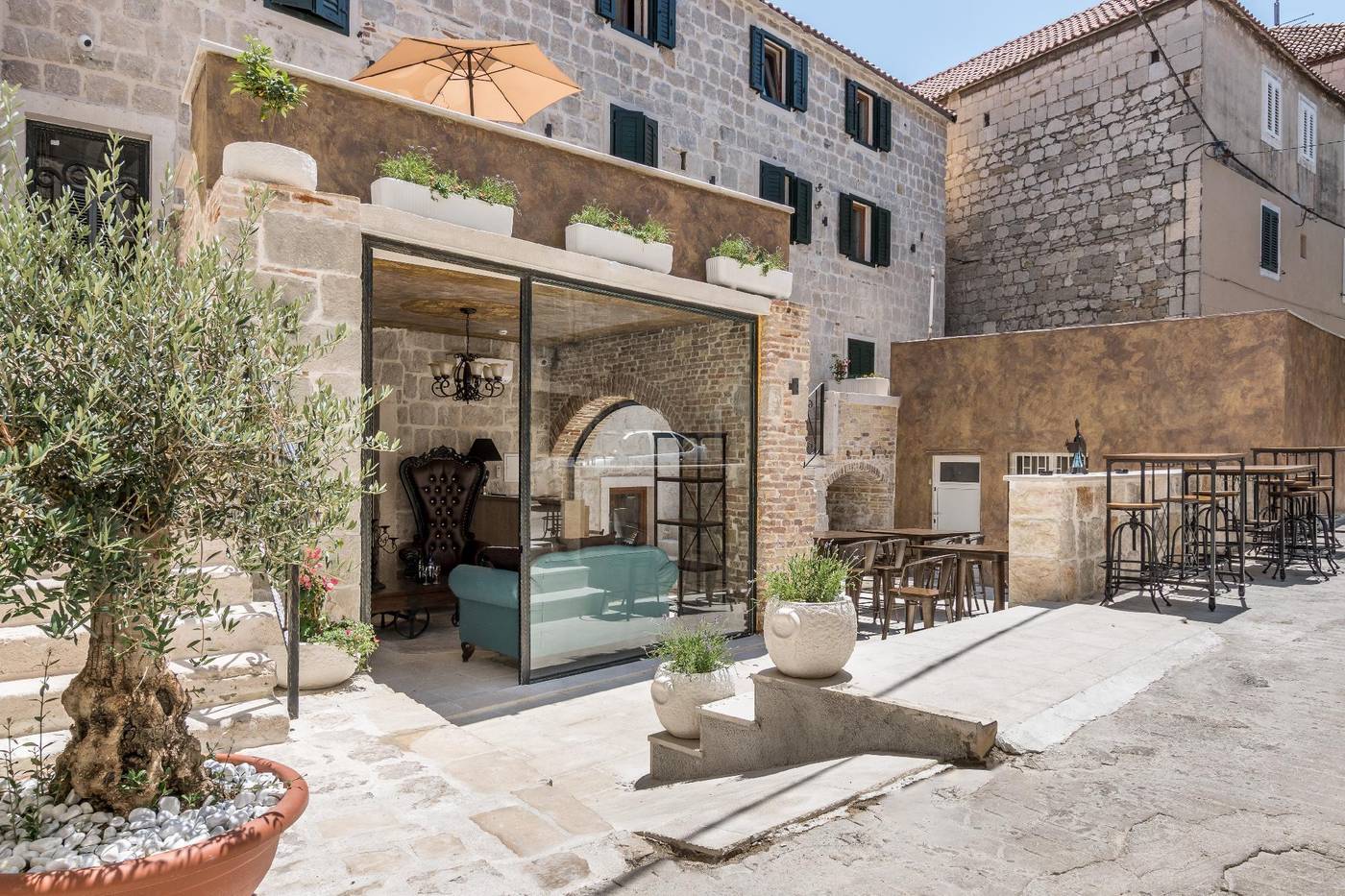 Heritage Palace Varos - Quaint & Elegant Hotels-Croatia-SPLIT-General view-6