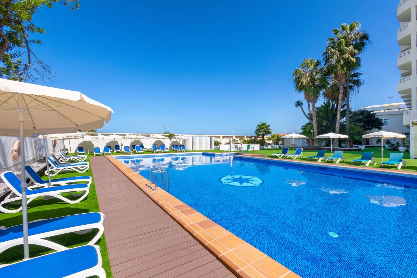 Panoramica-Garden-Pool-2