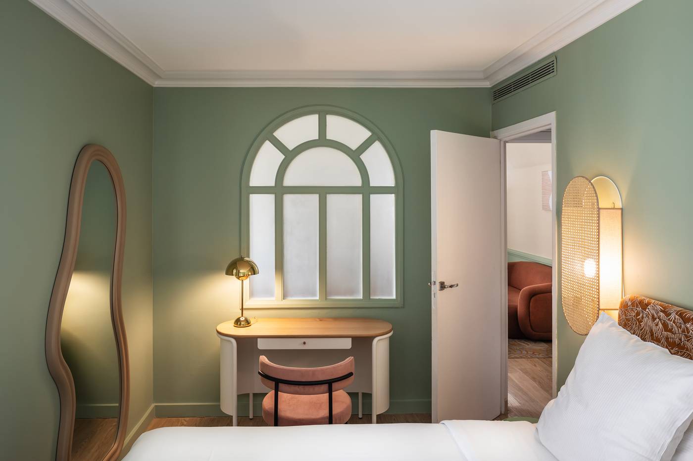 Royal-Garden-Champs-Elysees-Room-26