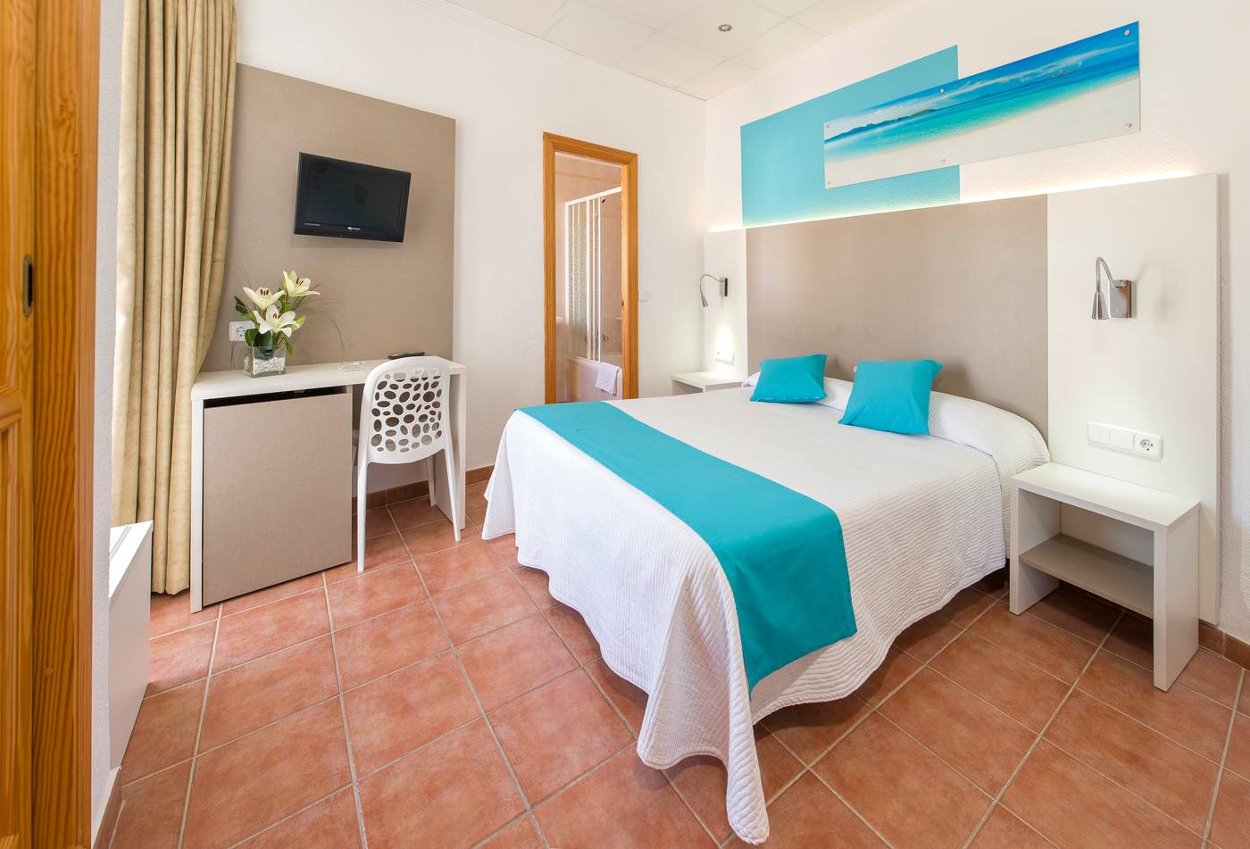 Hostal-Adelino-Room-5