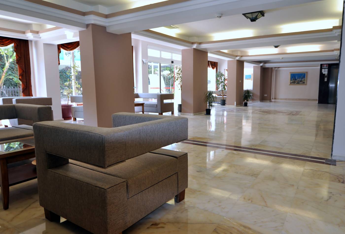 Surtel-Lobby-11