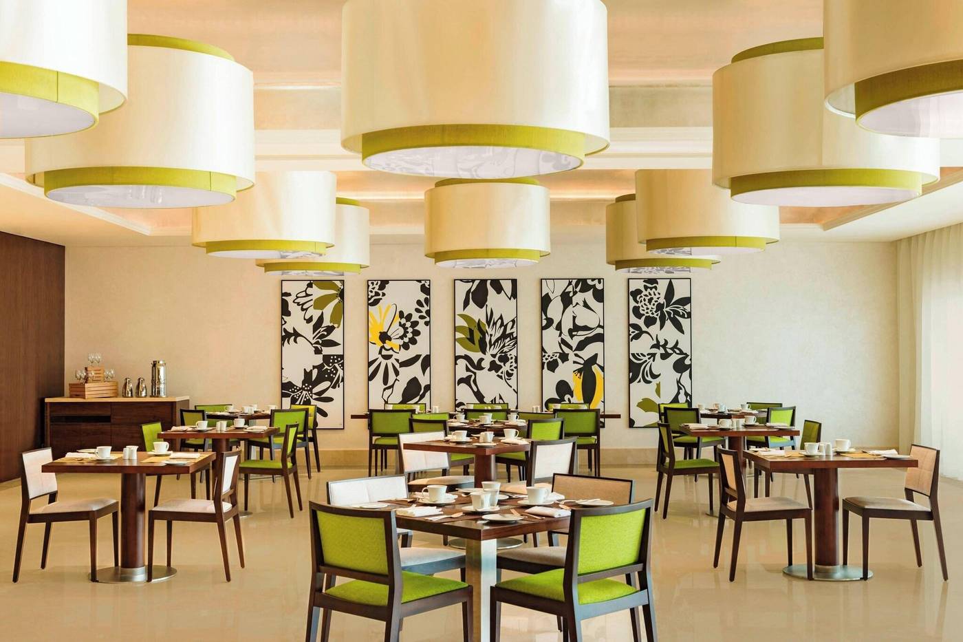 Sheraton-Dubai-Creek-Hotel-and-Towers-Restaurant-51