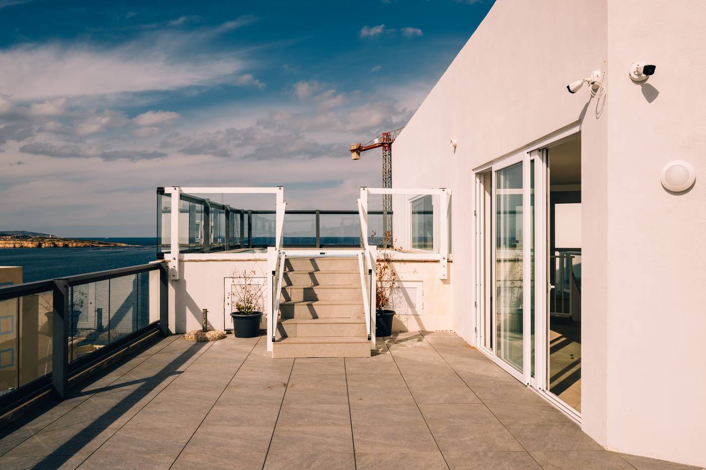 Primera-Hotel-Terrace-5