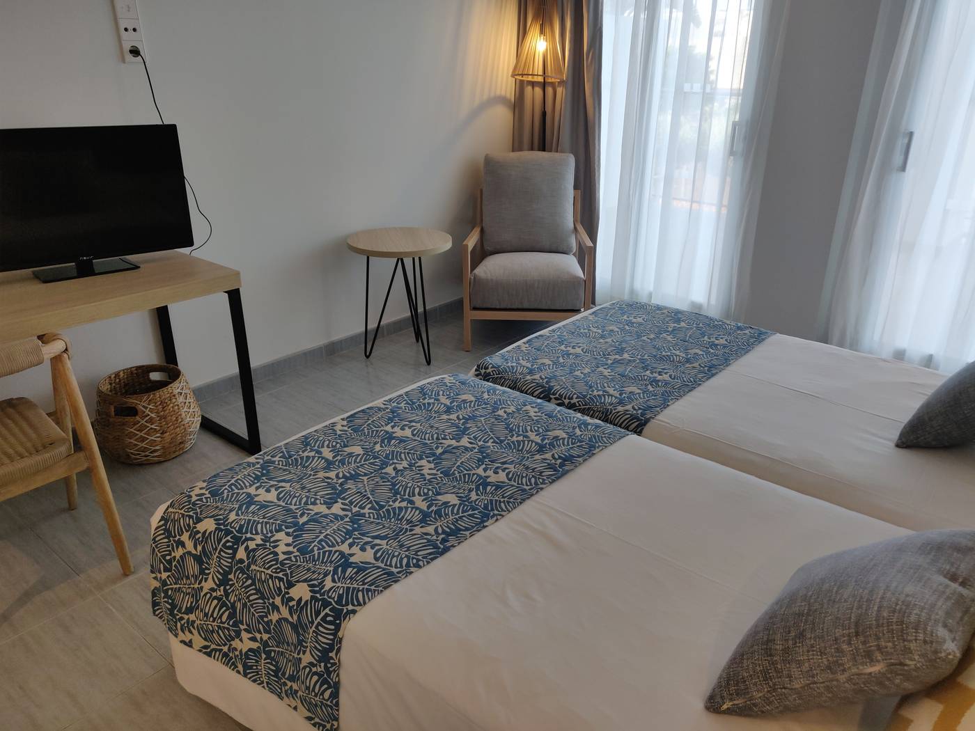 Cabogata-Garden-Room-34