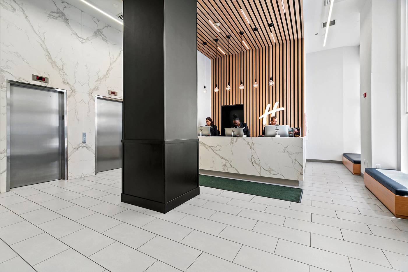 Holiday-Inn-Manhattan-6th-Ave---Chelsea-Lobby-11