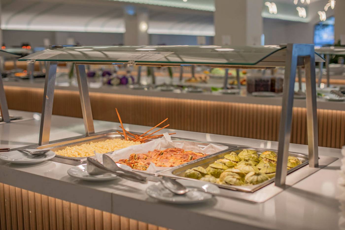 Golden-Coast-Hotel-and-Bungalows-Restaurant-44