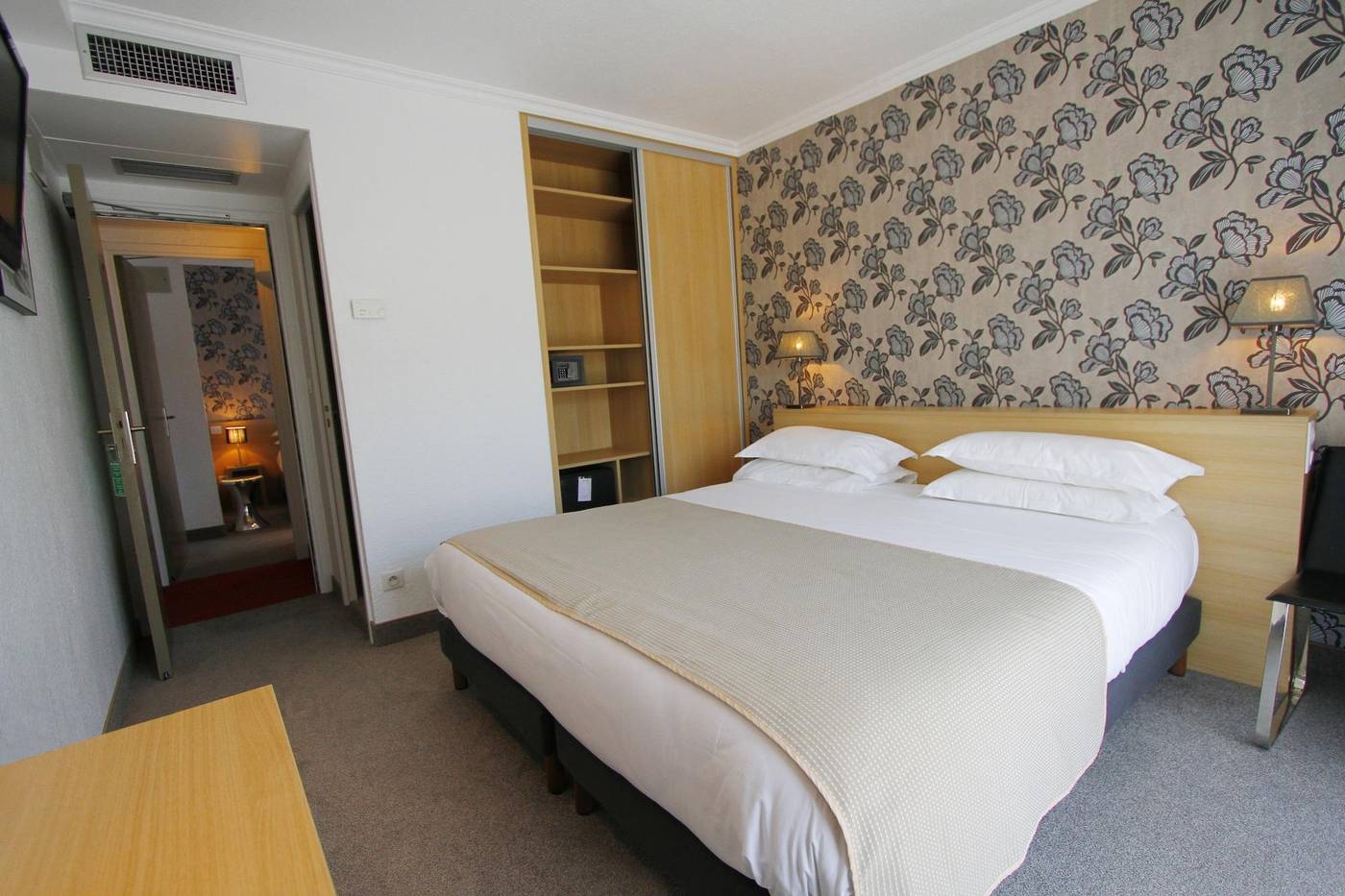 Hotel-Le-Petit-Prince-Room-14