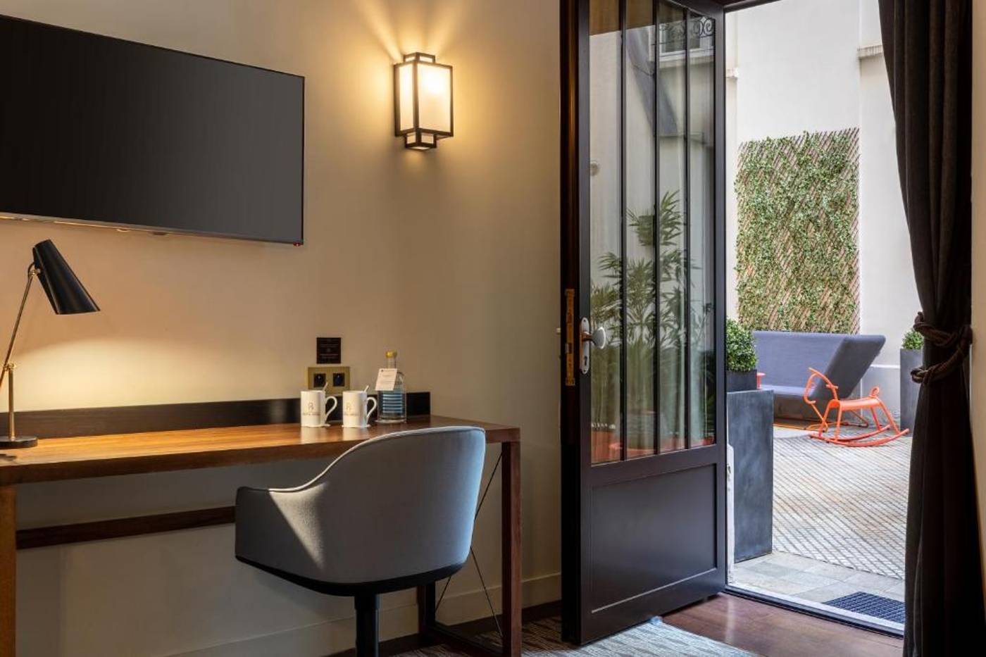 Hotel-Mayflower-Opera-Room-15