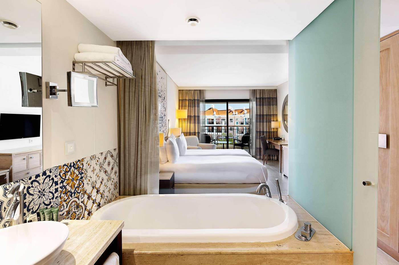Hilton-Vilamoura-As-Cascatas-Golf-Resort---Spa-Room-35