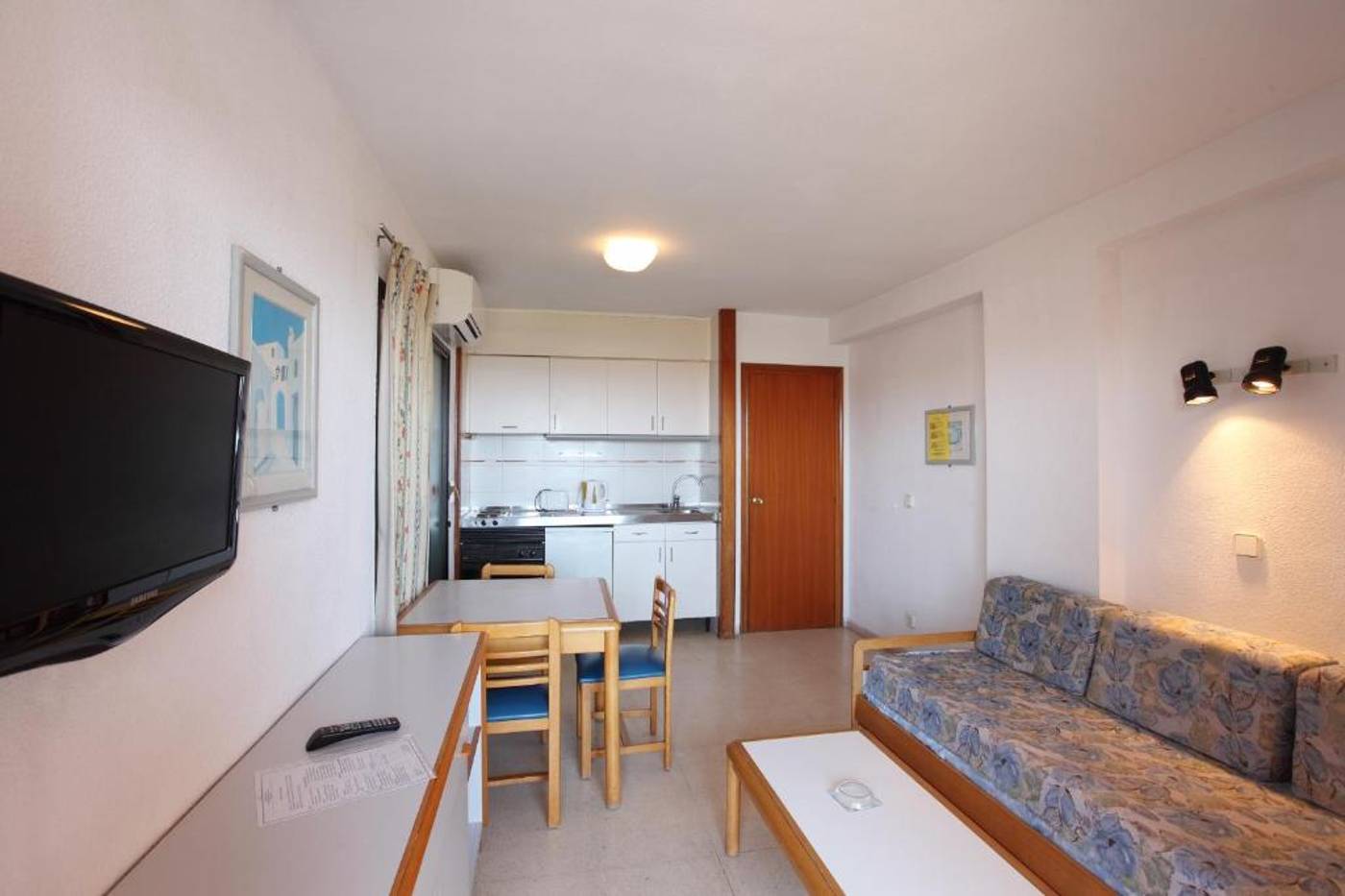 La-Caseta-Apartments-Room-13