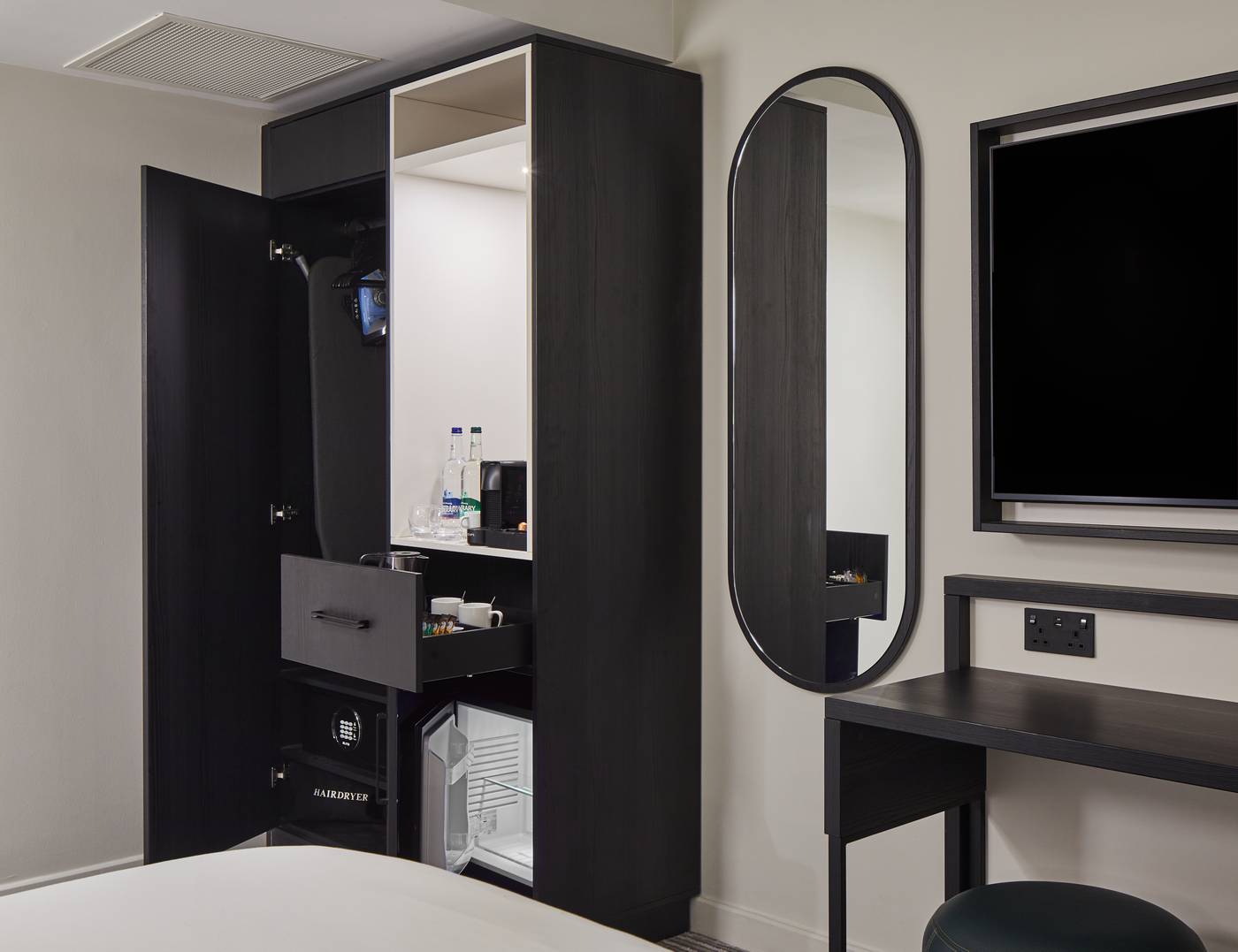 Leonardo-Hotel-Dublin-Christchurch---Jurys-Inn-Room-17