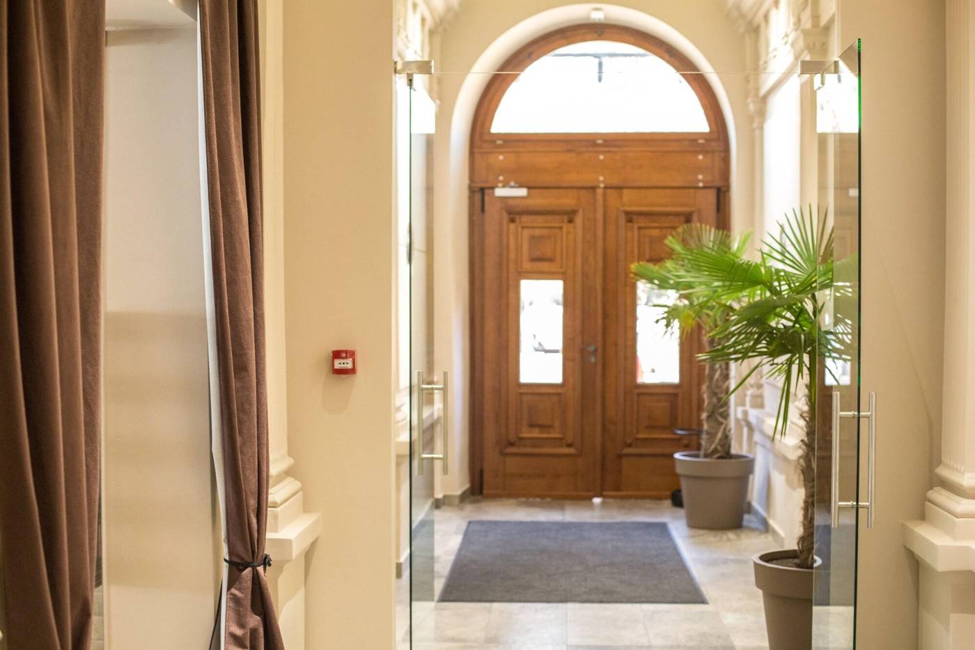 Hotel Grand Hedonist-Serbia-PANCEVO-Lobby-3