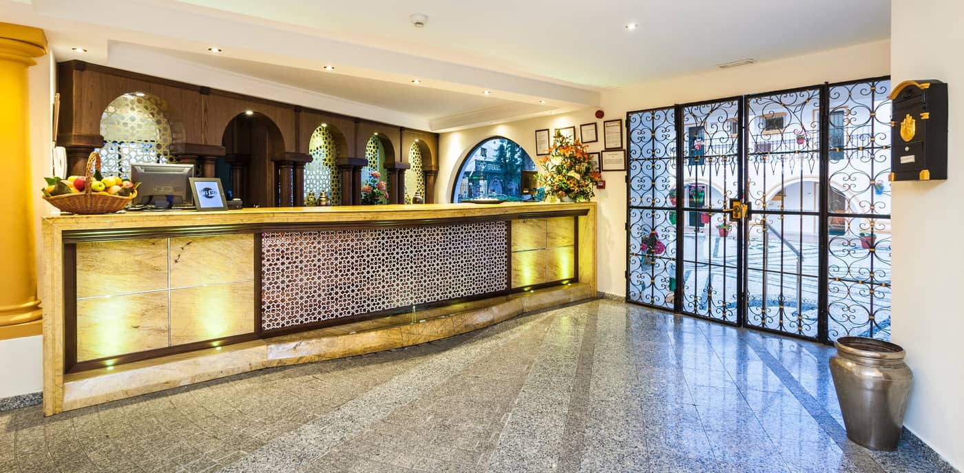 Hotel-Globales-Cortijo-Blanco-Lobby-35