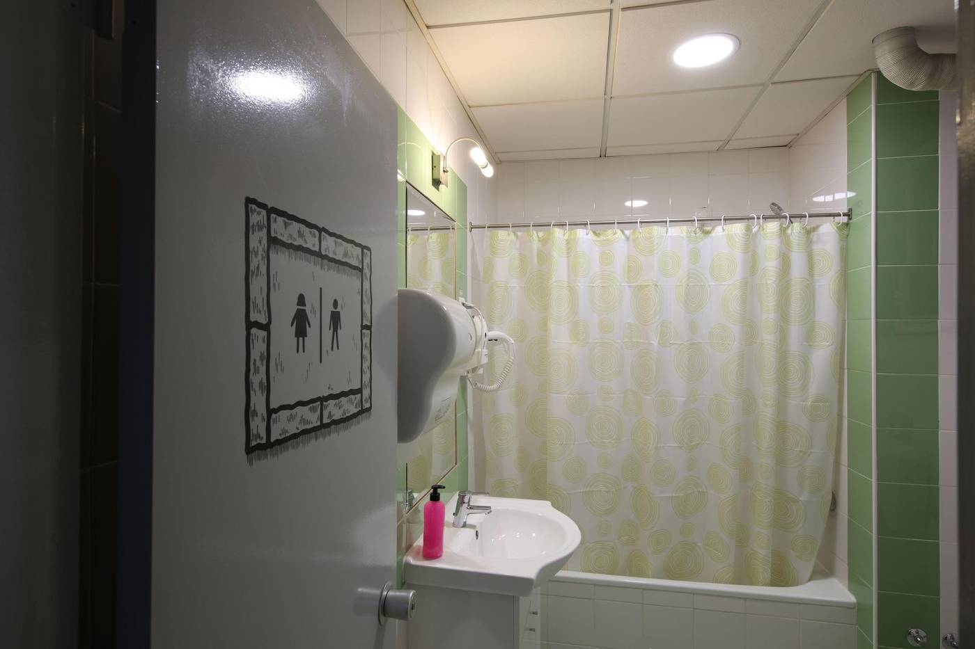 O-El-trico-Guesthouse-Room-37