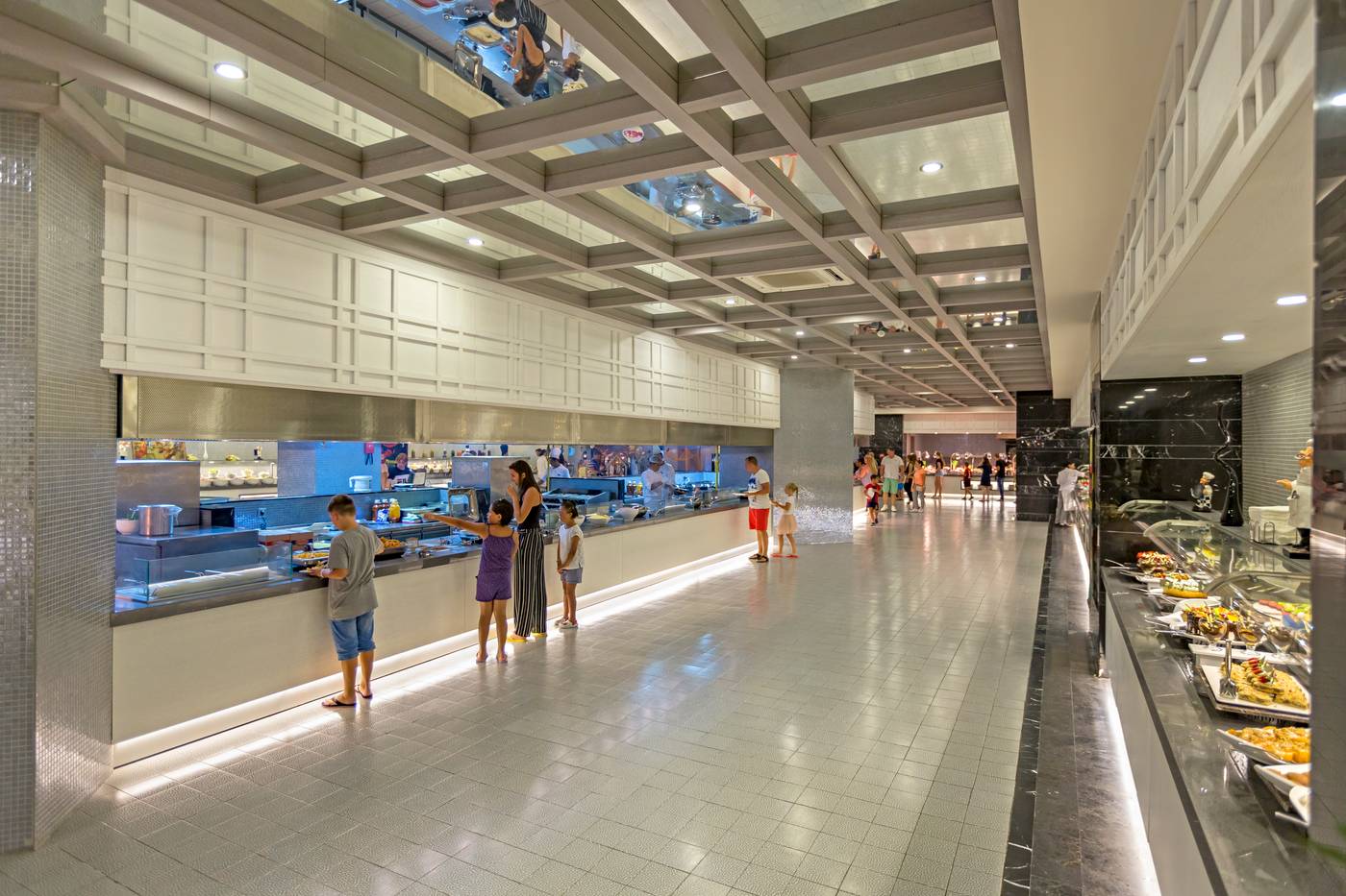 Royal-Seginus-Restaurant-40