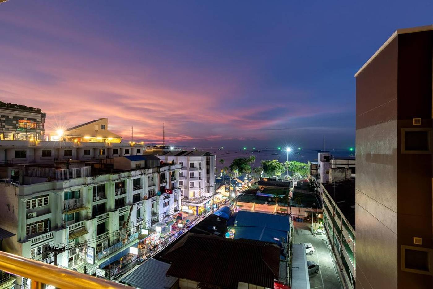 Eastiny Inn Hotel by ZUZU-Thailand-CENTRAL PATTAYA-General view-3