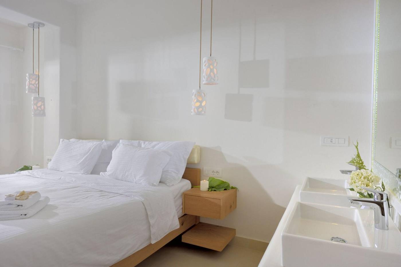 Petinos-Hotel-Room-35