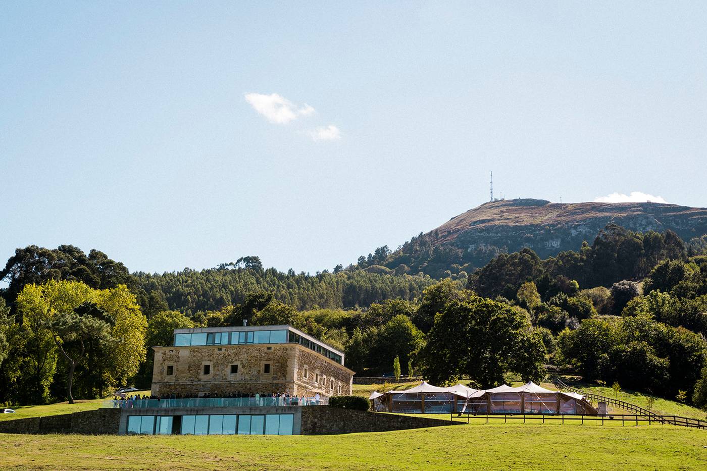 Pico Velasco-Spain-Carasa, Voto-General view-3