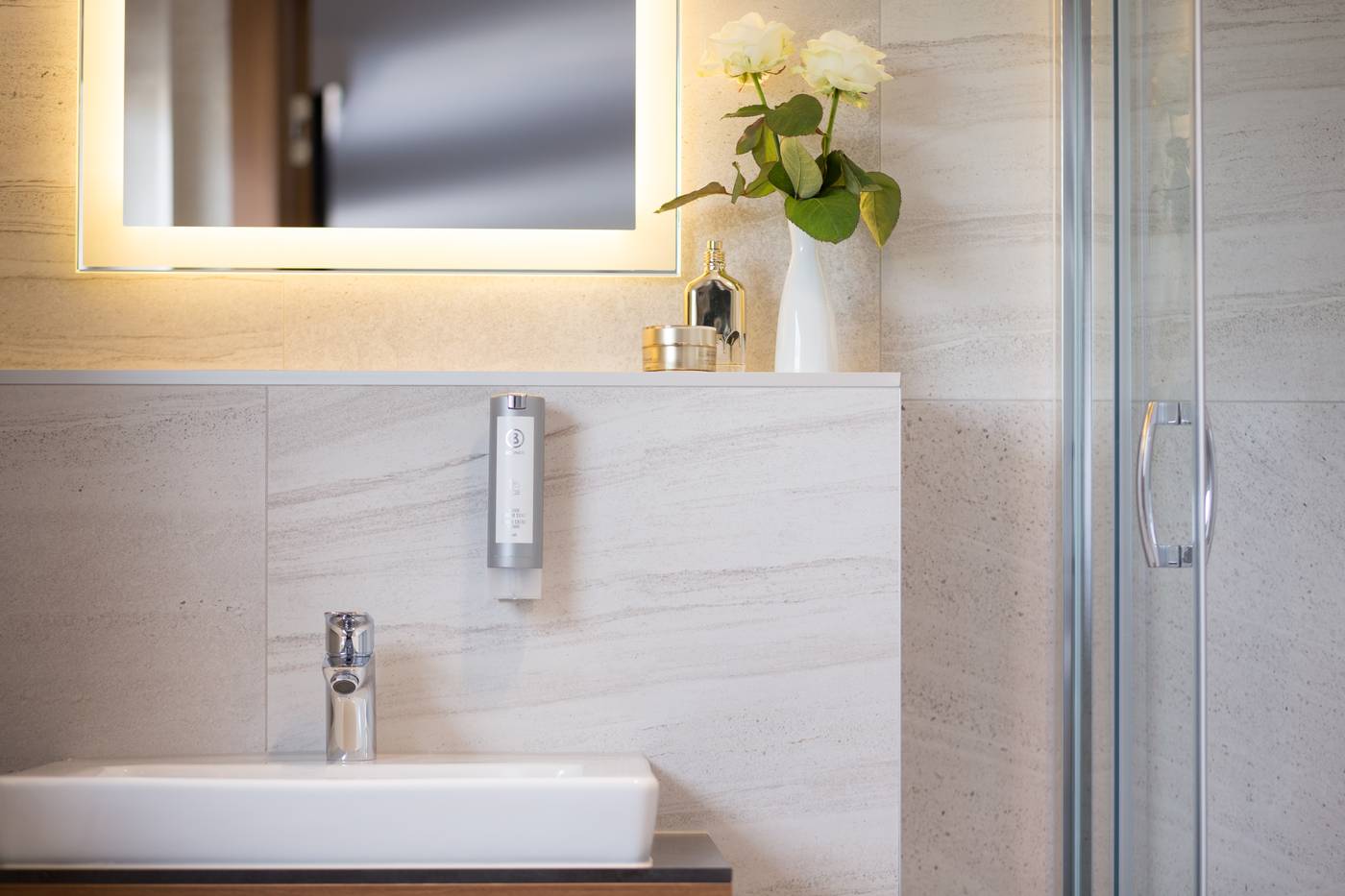 Ascot-Premium-Room-26