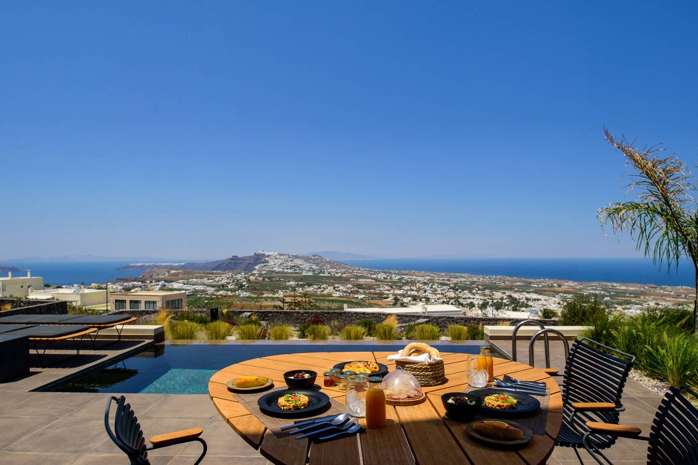 Apikia-Santorini-Room-93