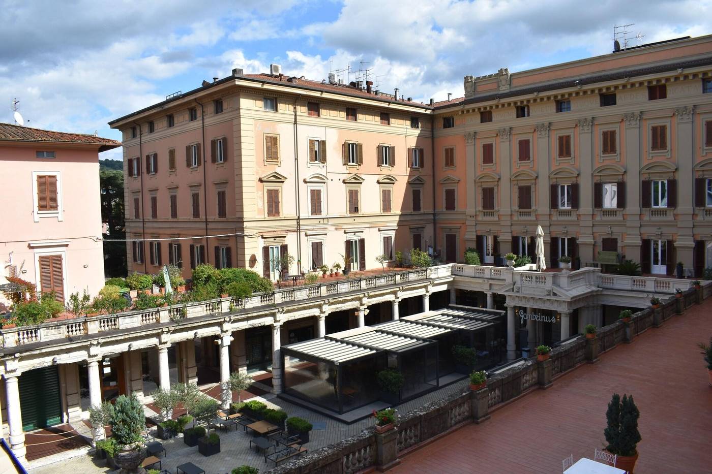 Grand-Hotel-Plaza-E-Locanda-Maggiore-Terrace-8