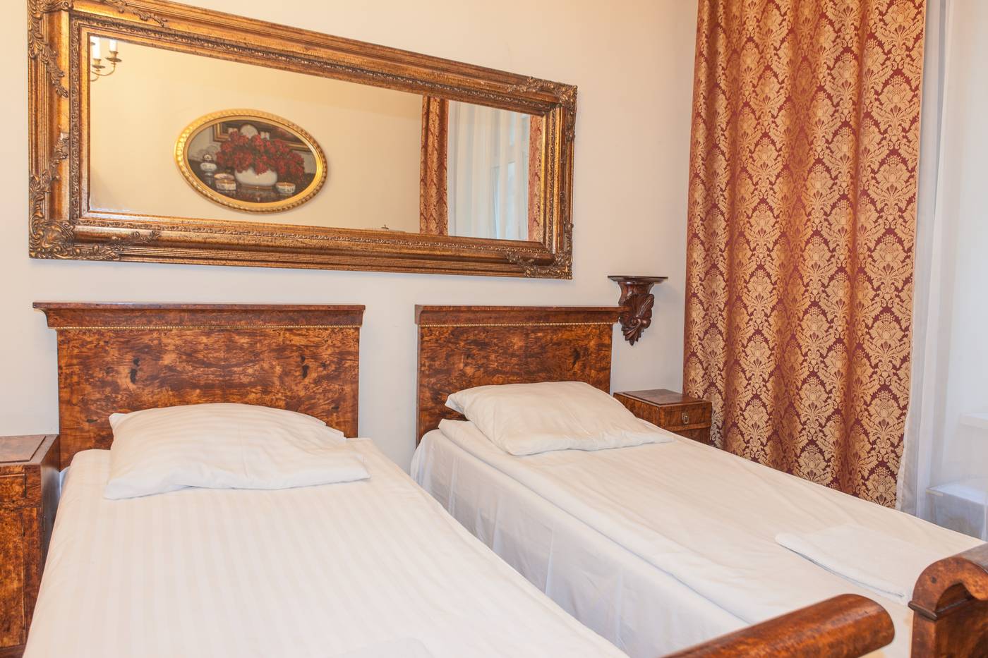 Metropolitan-Apartments-Room-16