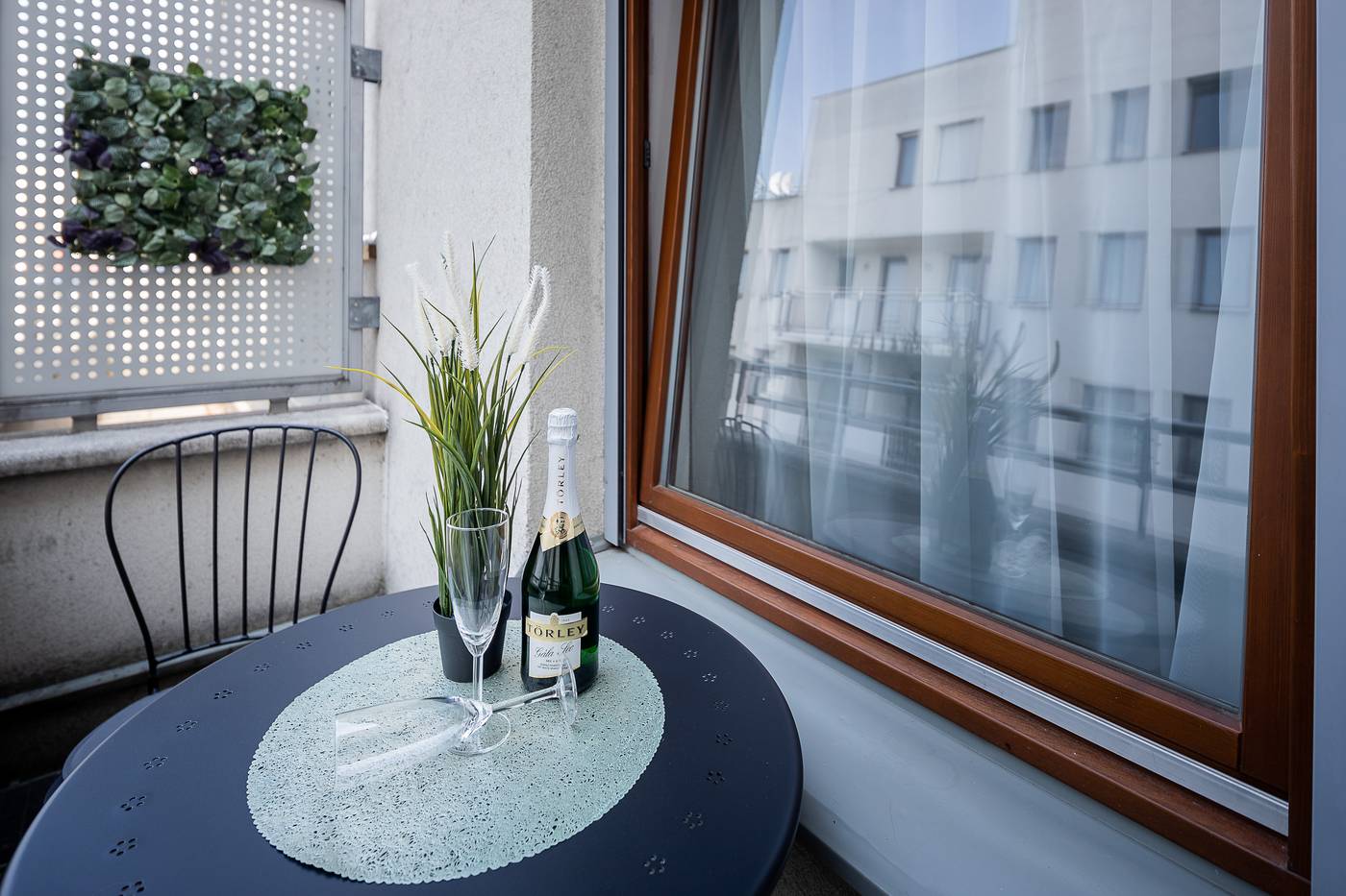 Vagabond-Downtown-Terrace-51