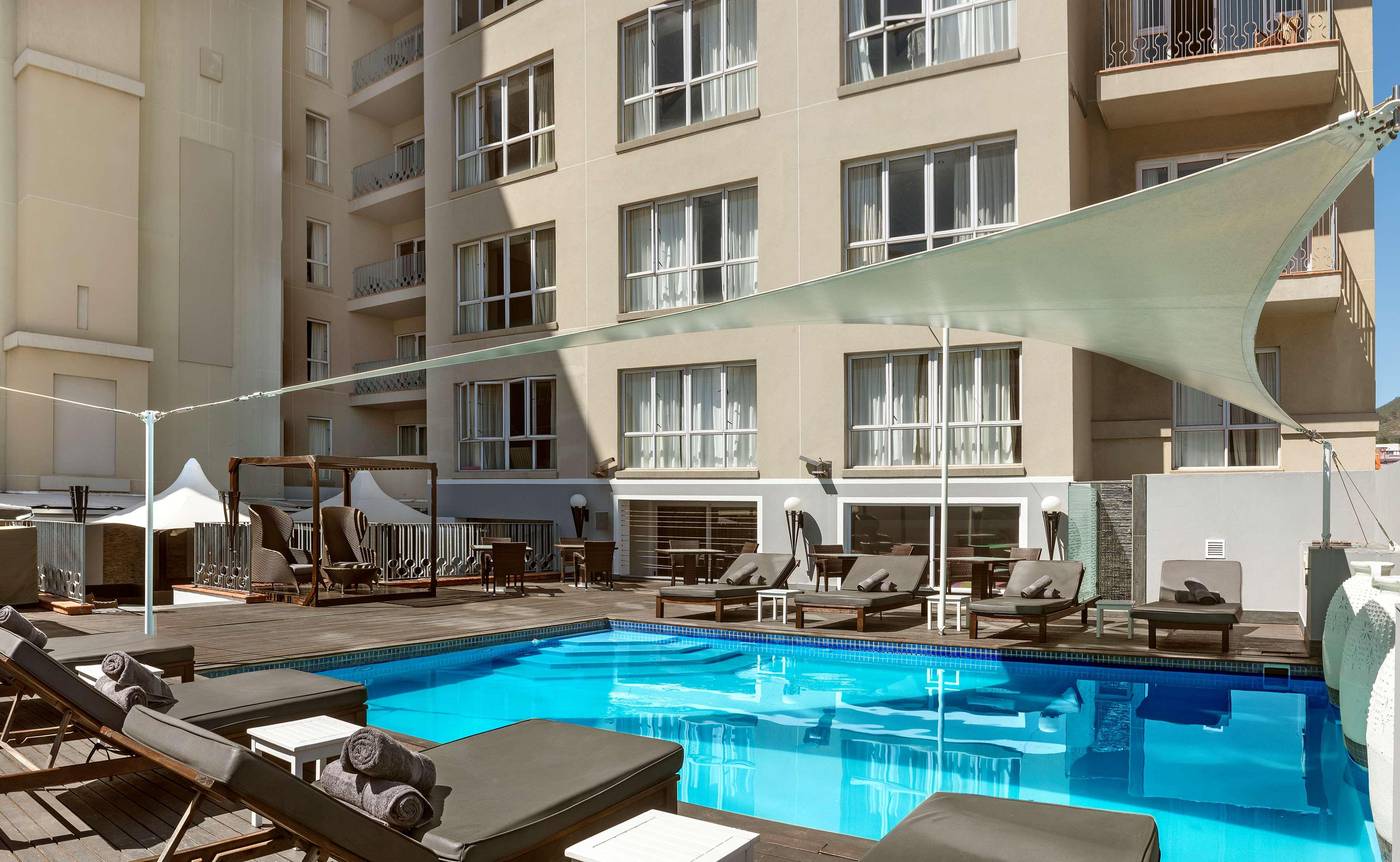 Hyatt-Regency-Cape-Town-Pool-8