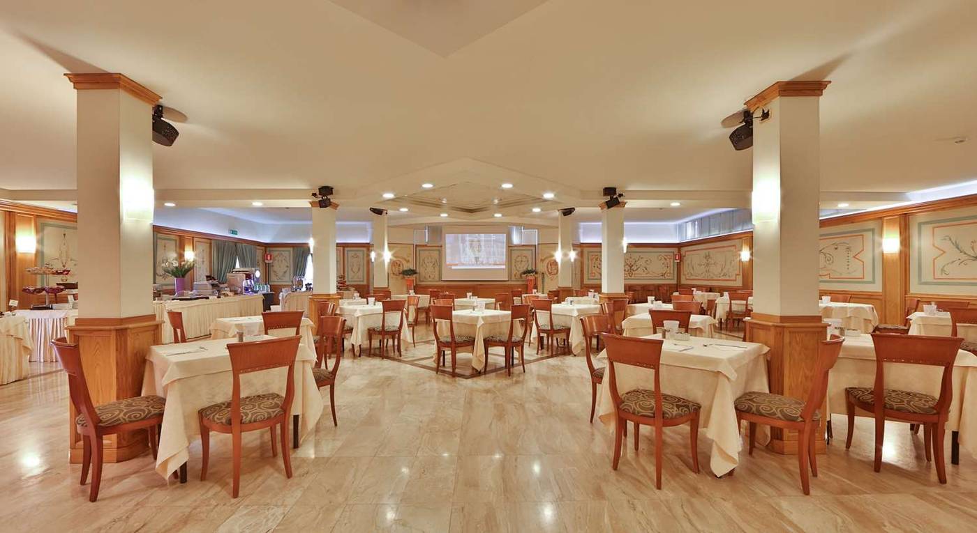 Best-Western-Grand-Htl-Guinigi-Restaurant-42