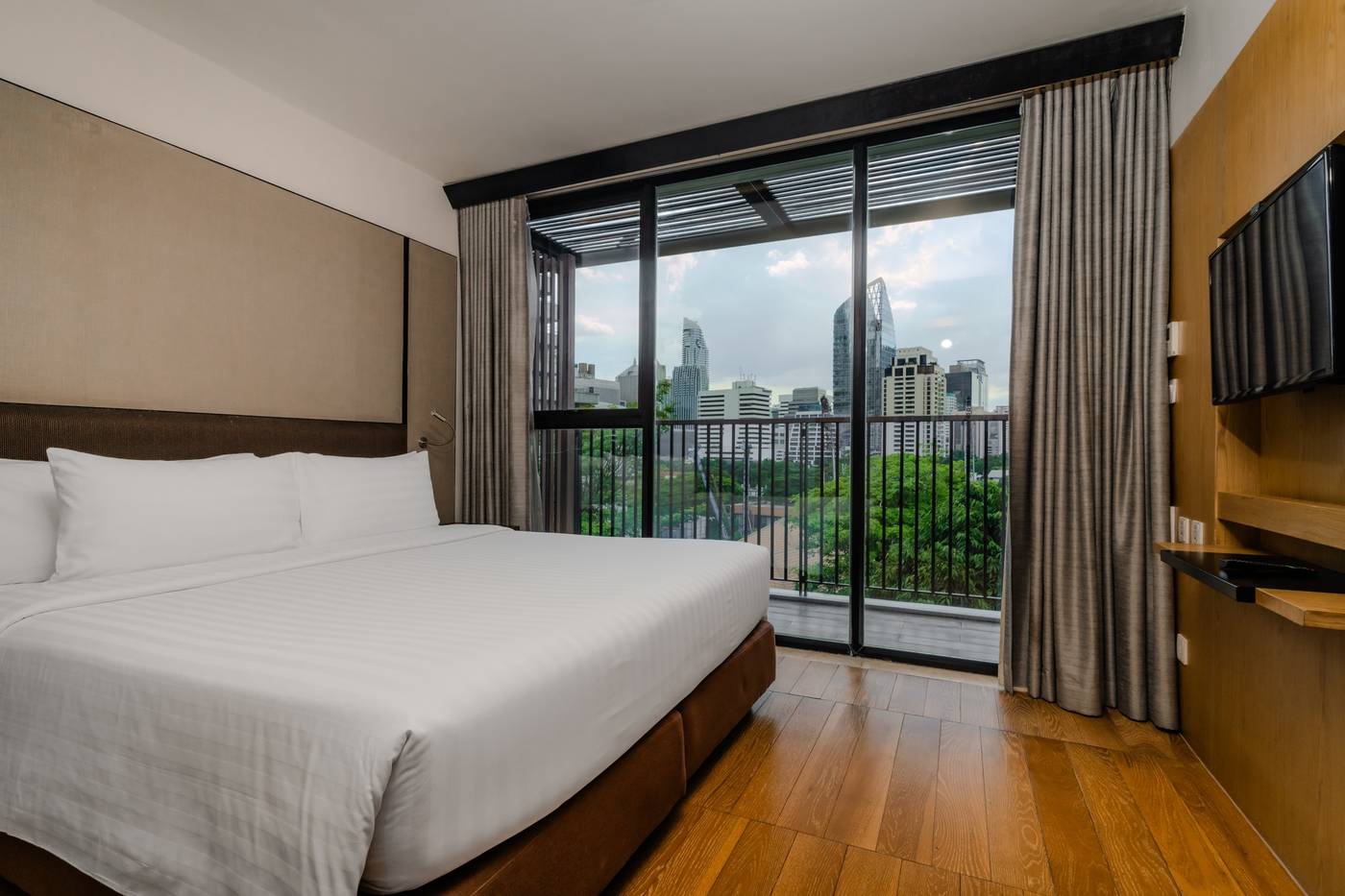 Arcadia-Suites-Bangkok-Room-11