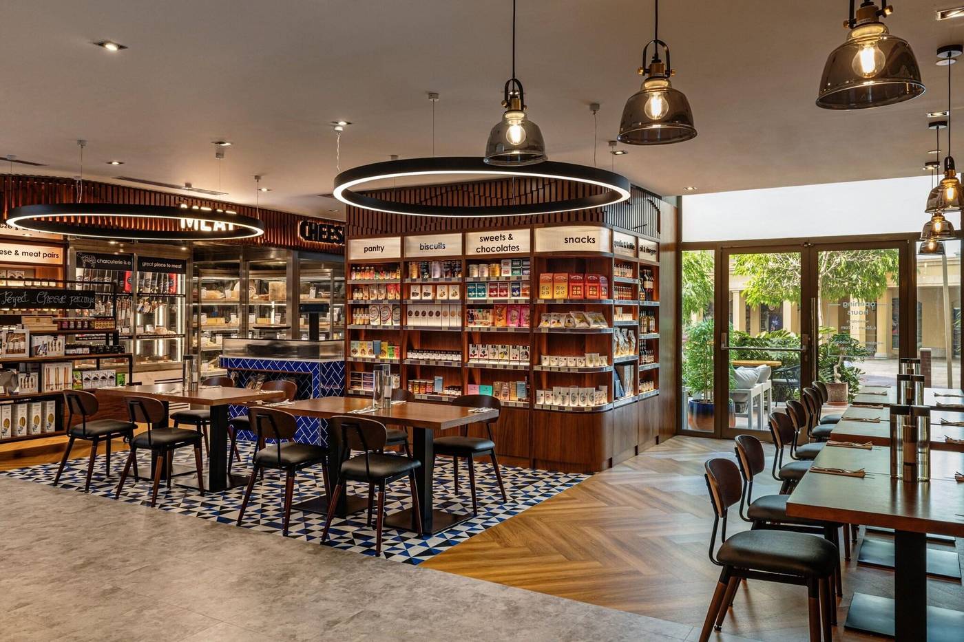 Delta-Hotels-by-Marriott-Jumeirah-Beach-Restaurant-58