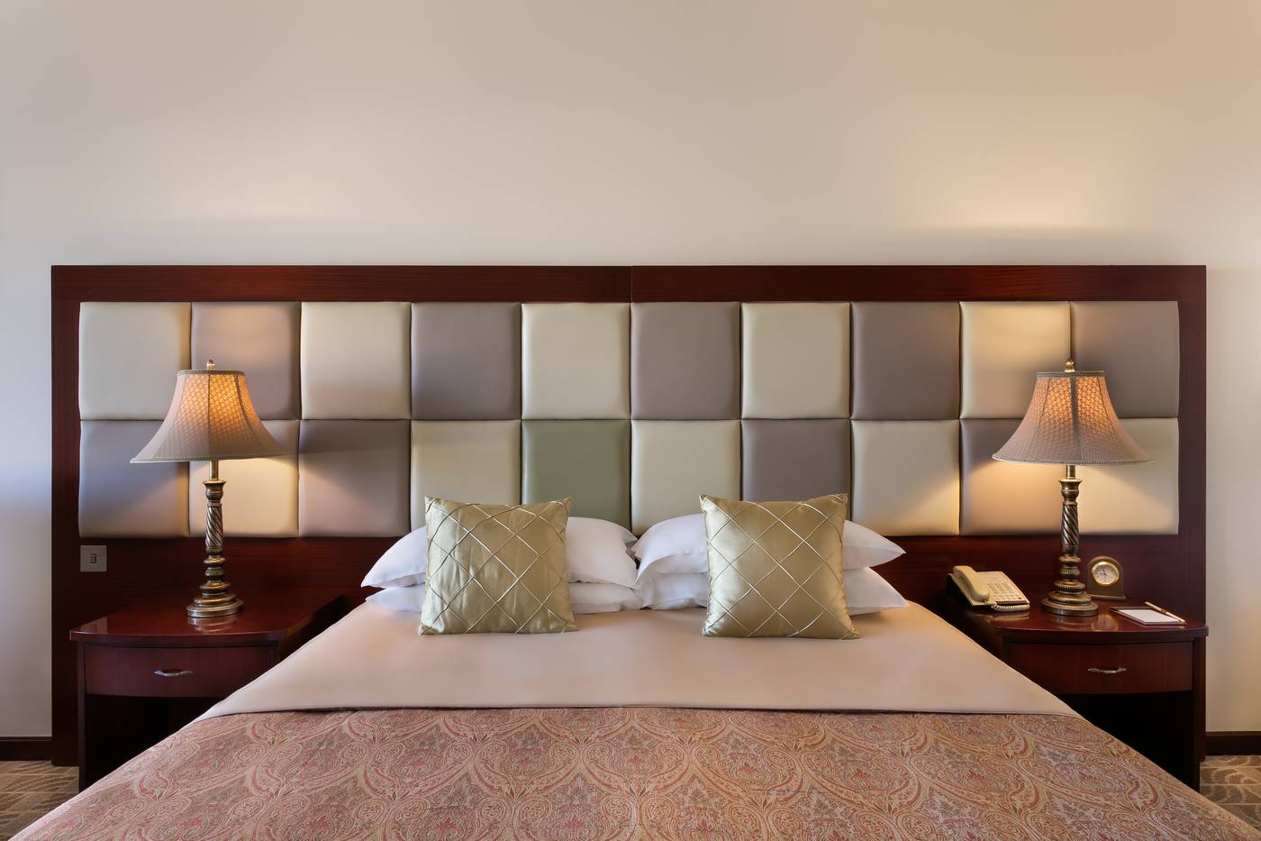 Excelsior-Grand-Hotel-Room-40