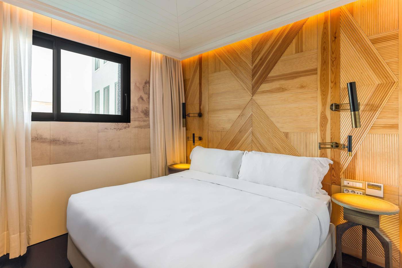 Room-Mate-Emir-Room-50