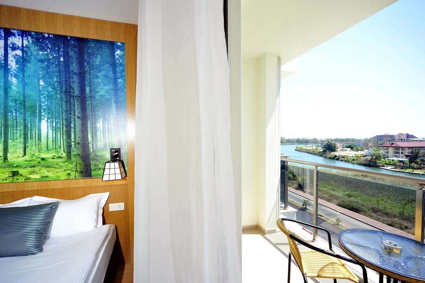 Lake---River-Side-Hotel---Spa-Room-16