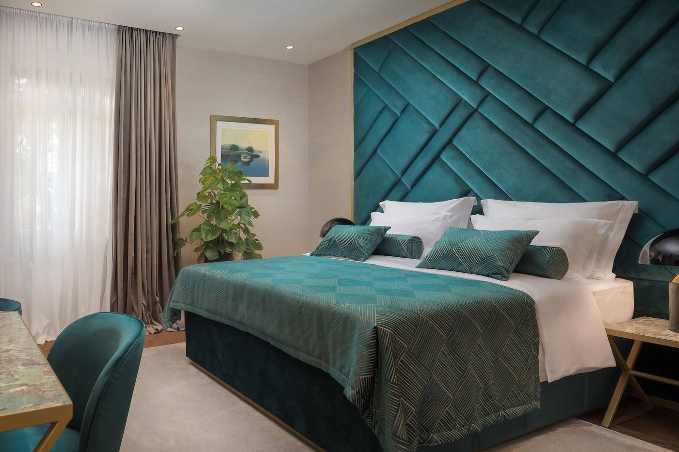 Five-Elements-Luxury-Rooms-General-view-3