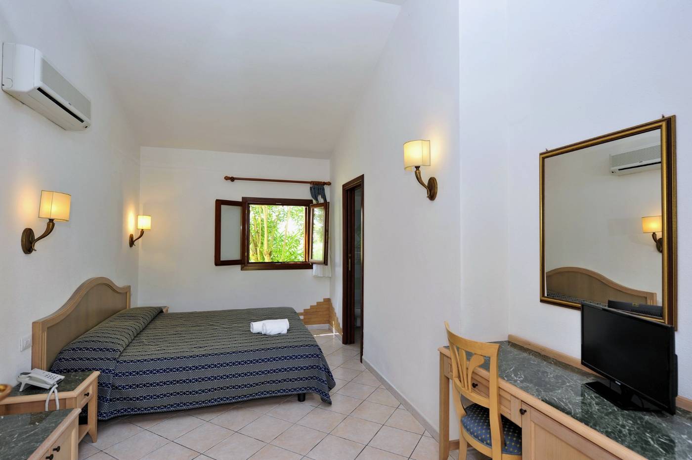 Cala Mirto Hotel-Italy-BUDONI-Room-5
