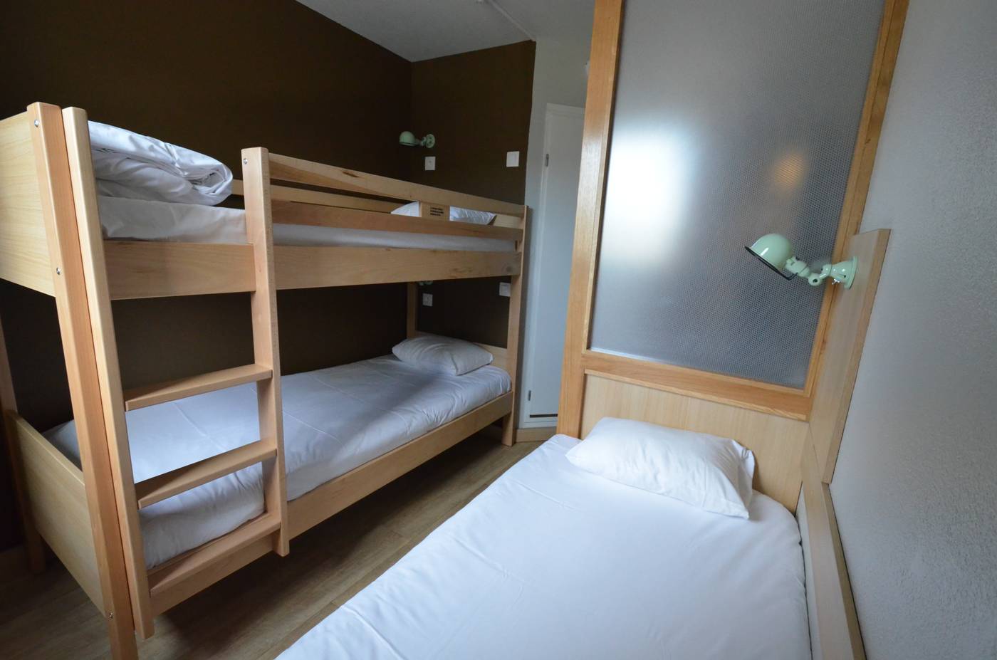 Reseda-Hotel-Room-14