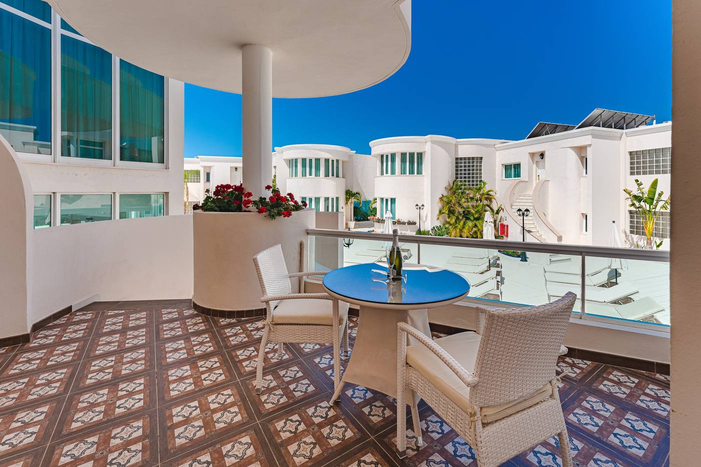 Flamingo-Suites-Room-80