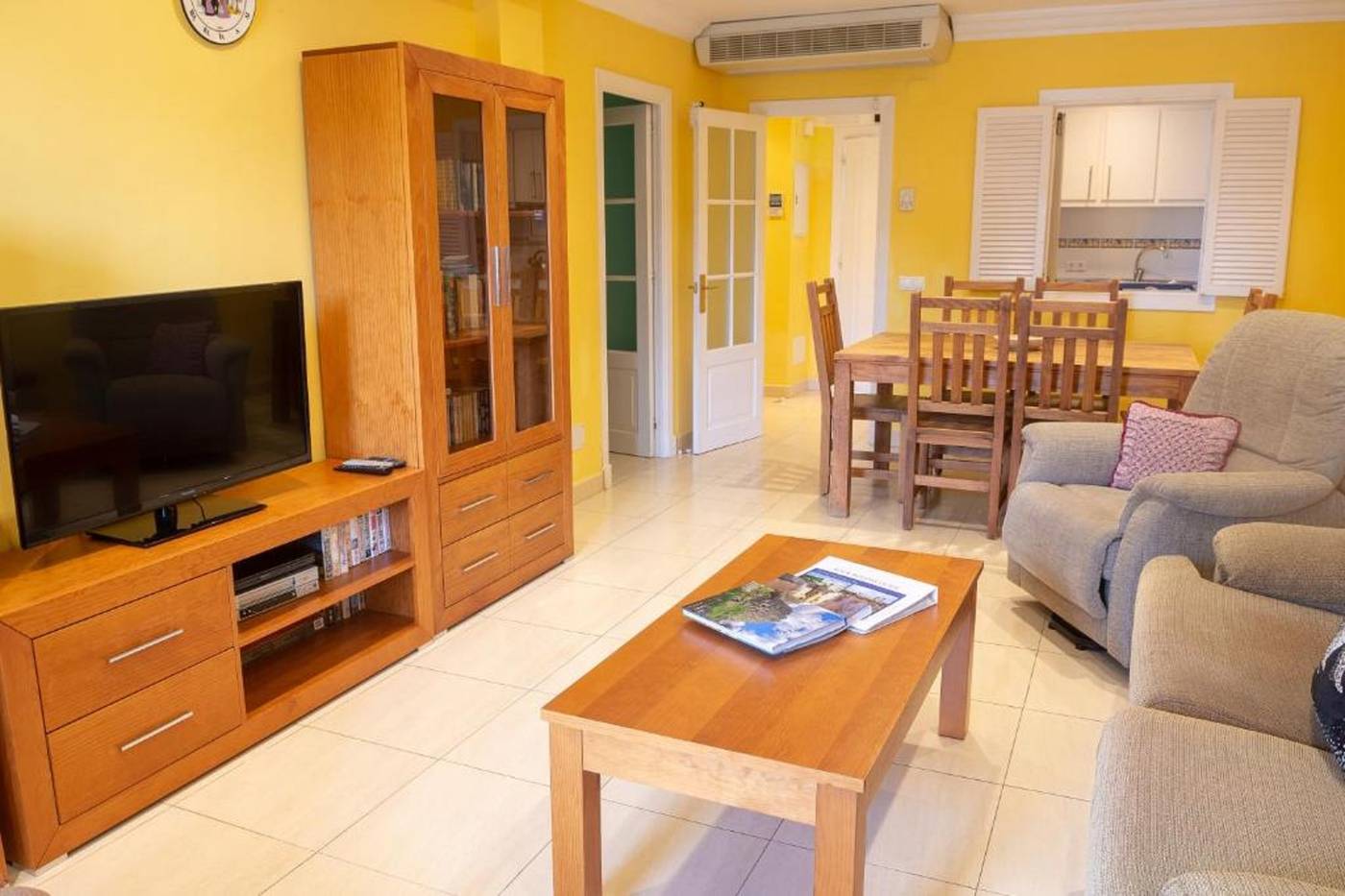 Hamilton-Court-Room-30