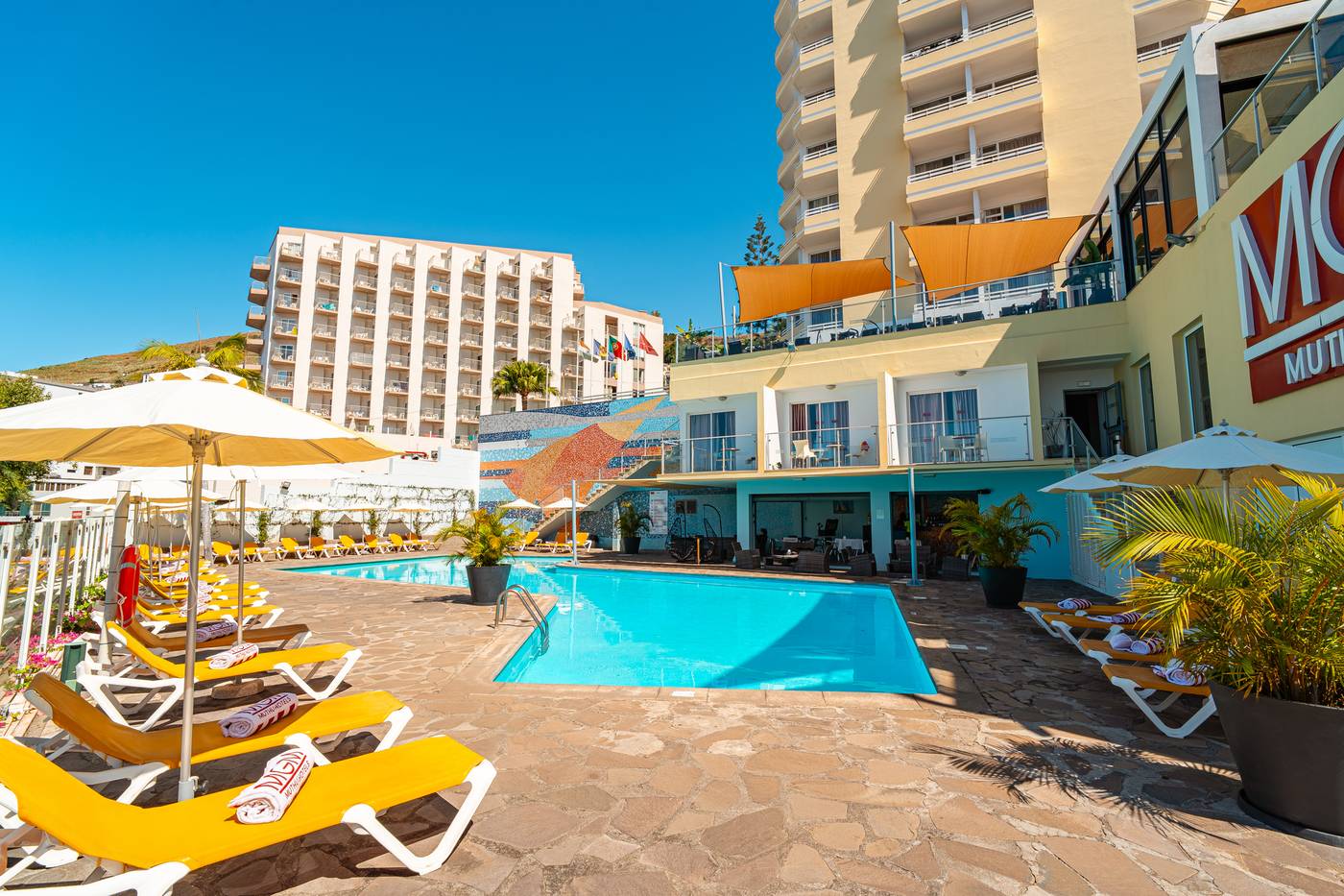 Muthu-Raga-Madeira-Hotel-Pool-2