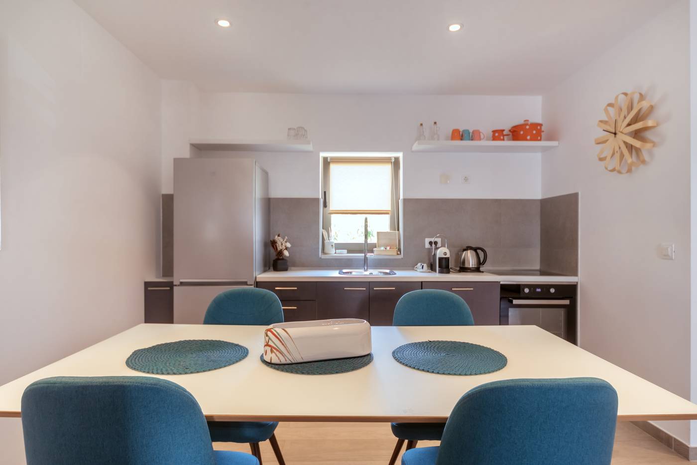ELEVEN-Montenegro-Petrovac-Room-9