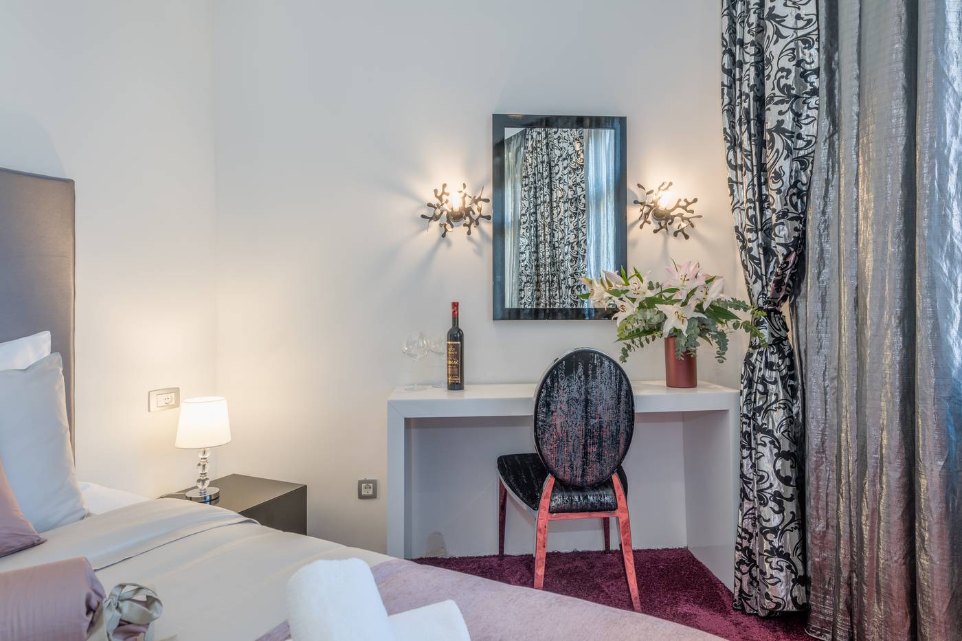 Starlight-Luxury-Rooms-Room-19