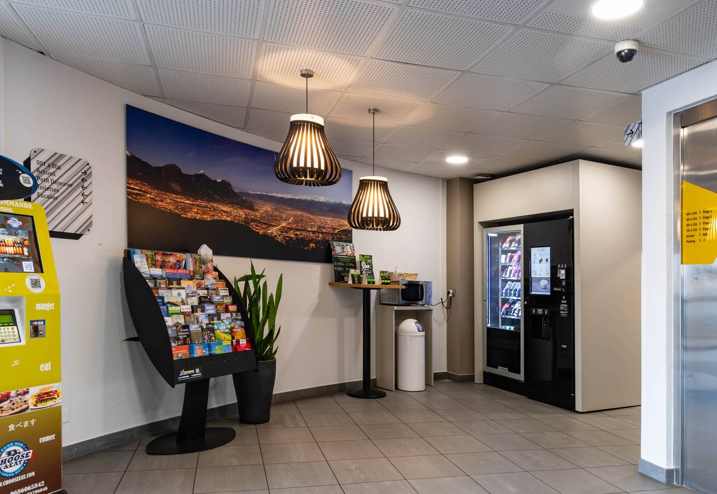 B&B HOTEL Grenoble Centre Verlaine-France-GRENOBLE-Lobby-3