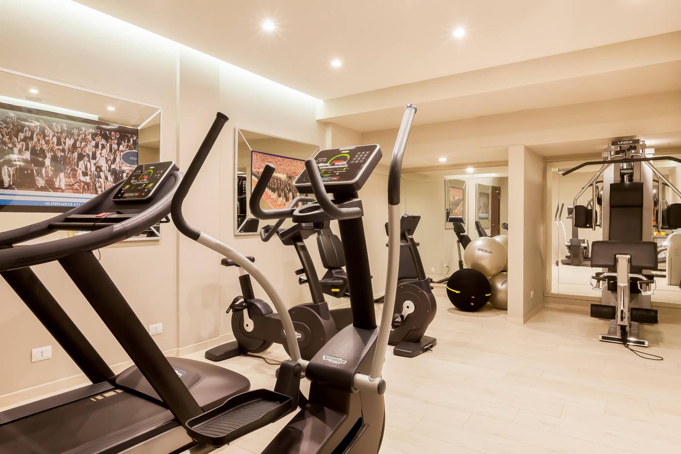 Radisson-Blu-Ghr-Hotel-Rome-Sports-and-Entertainment-71