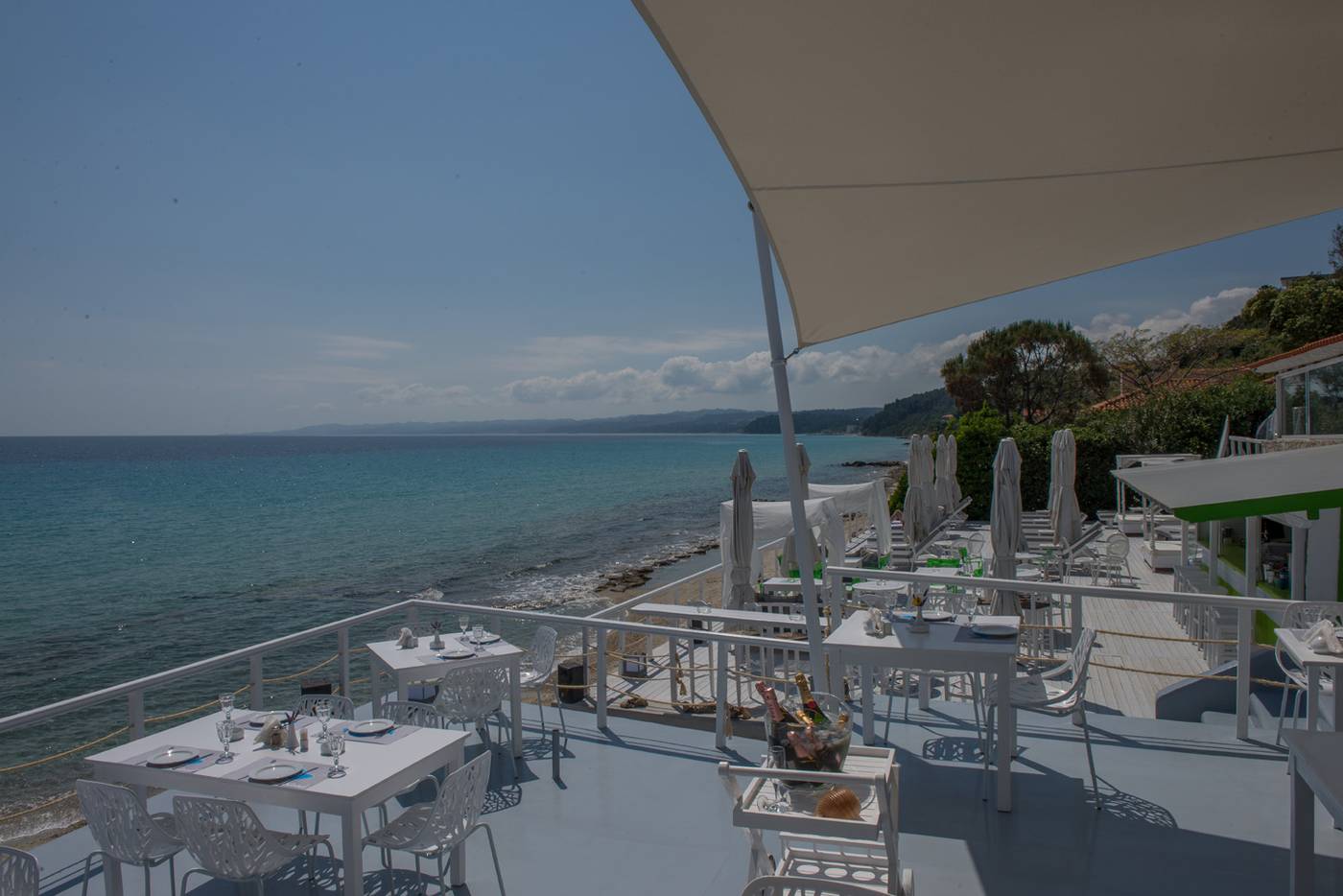 White-Suites-Restaurant-16