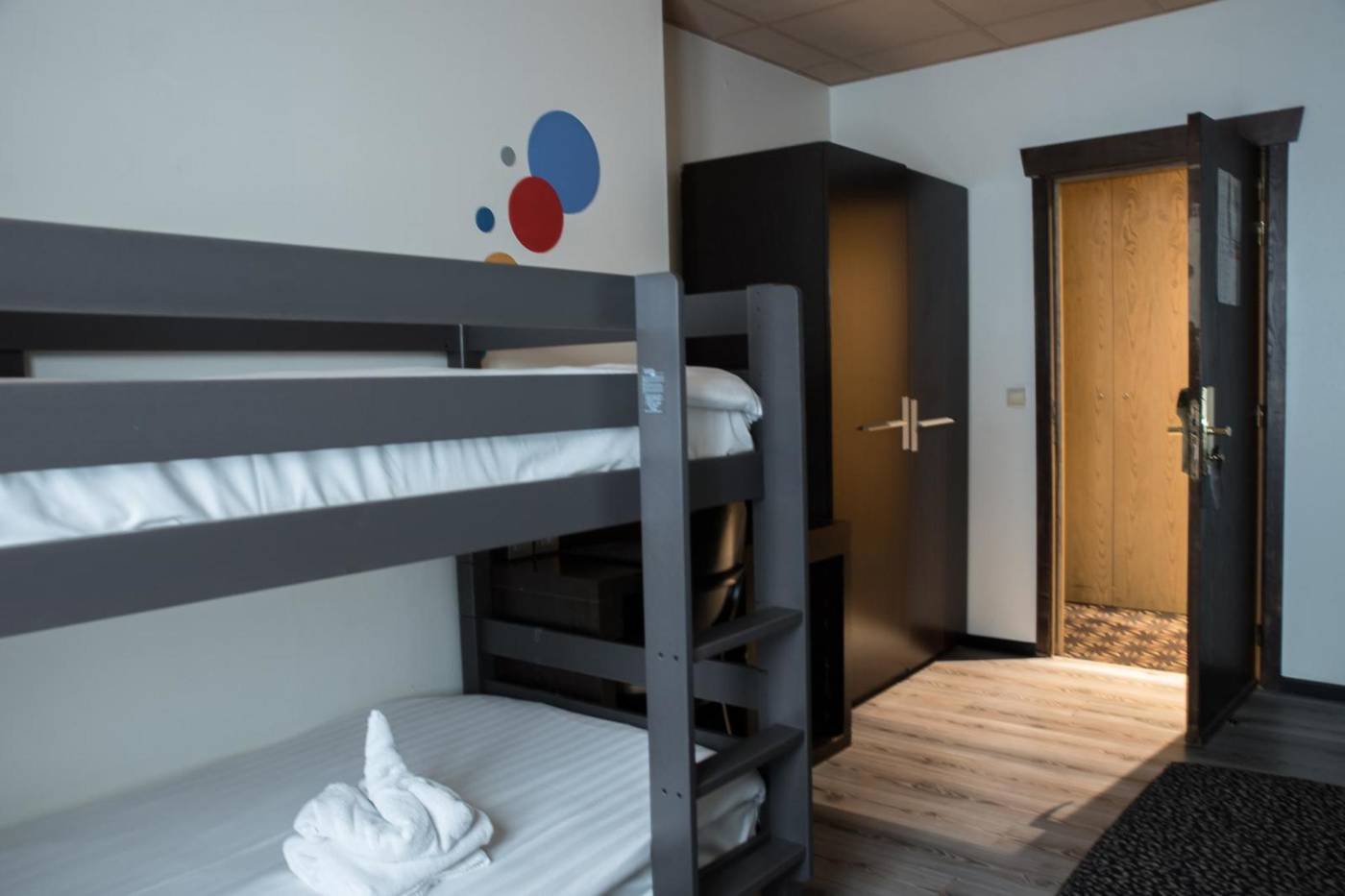 Urban-Yard-Hotel-Room-34