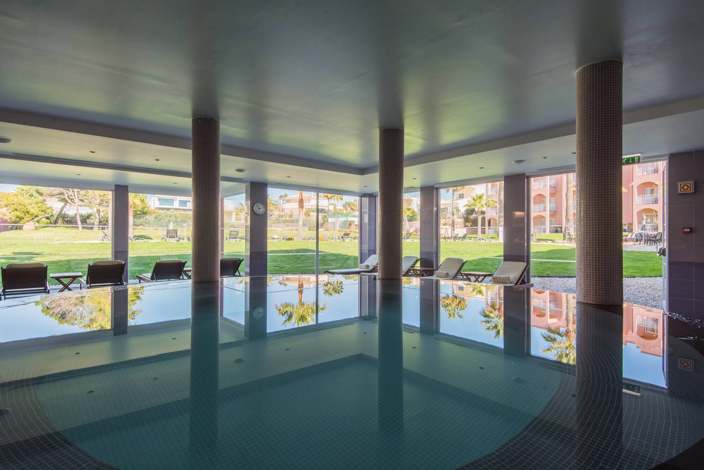 Vila-Gale-Praia-Pool-39