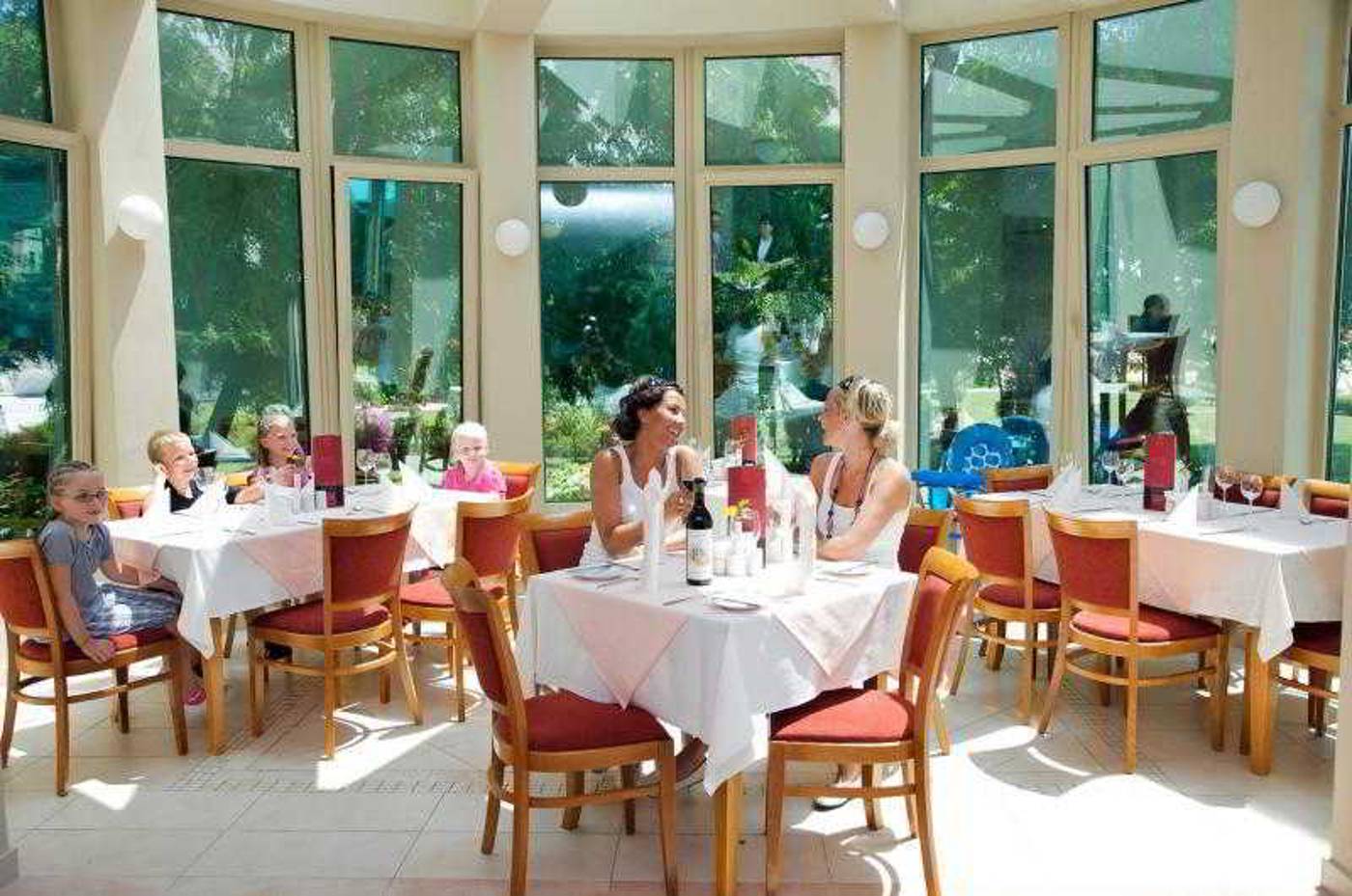 Jeravi-Restaurant-13